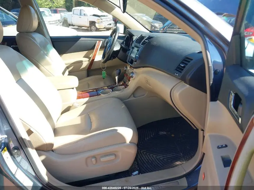 2013 TOYOTA HIGHLANDER LIMITED V6