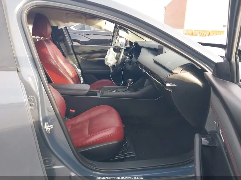 2022 MAZDA MAZDA3 CARBON EDITION