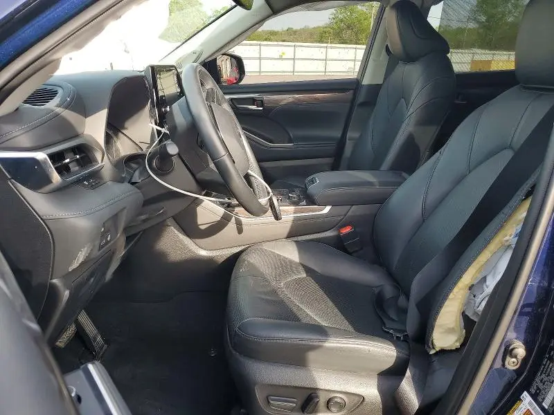 2021 TOYOTA HIGHLANDER LIMITED  