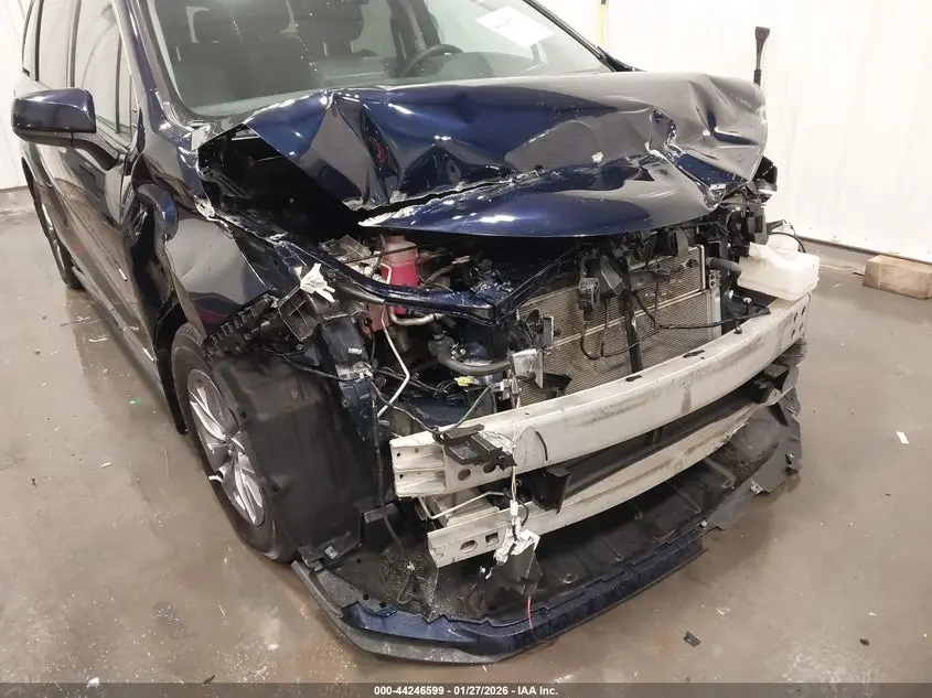 2021 TOYOTA SIENNA LE