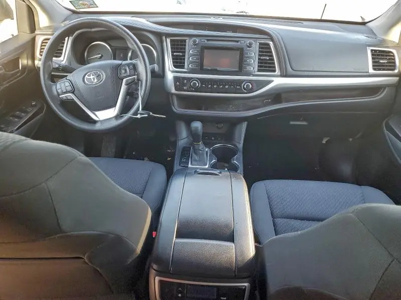 2016 TOYOTA HIGHLANDER LE  