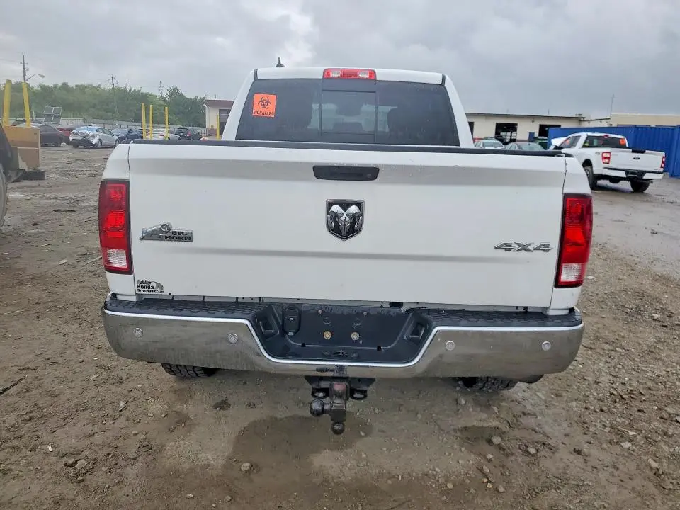 2017 RAM 1500 SLT  
