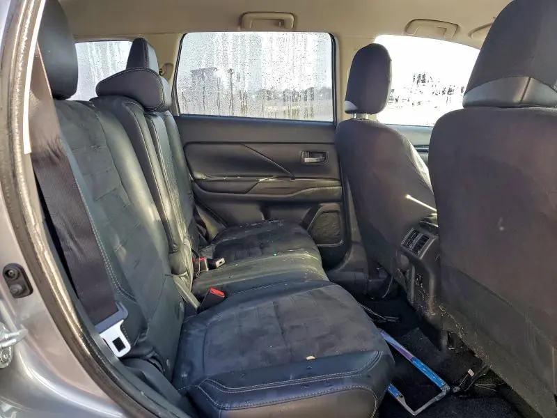 2019 MITSUBISHI OUTLANDER SE  