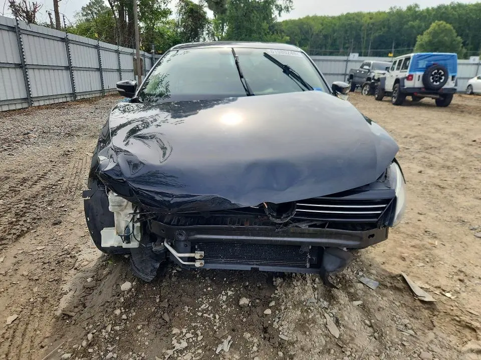 2013 VOLKSWAGEN JETTA SE  