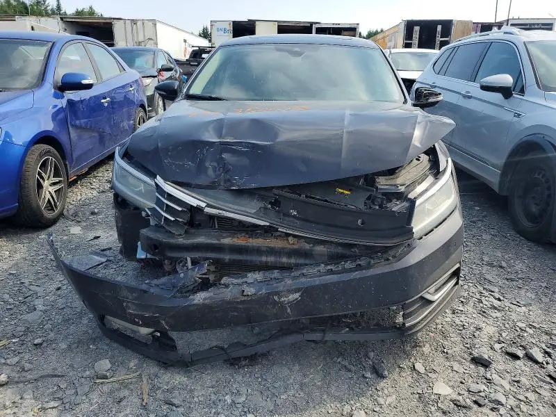 2018 VOLKSWAGEN PASSAT SE  