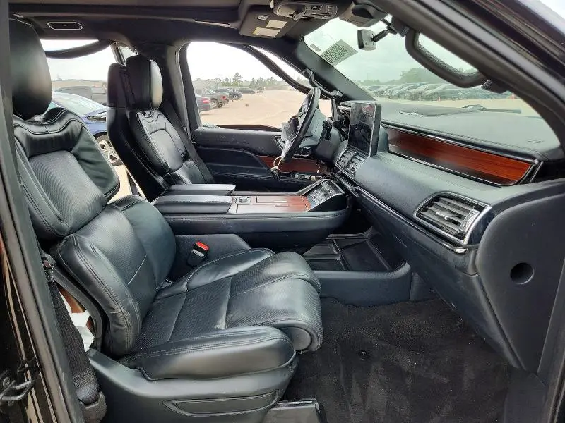 2023 LINCOLN NAVIGATOR L RESERVE  