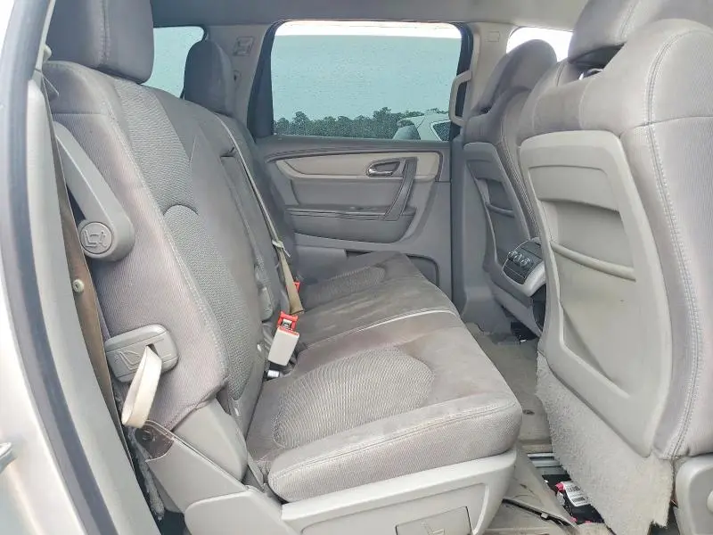 2016 CHEVROLET TRAVERSE LS  