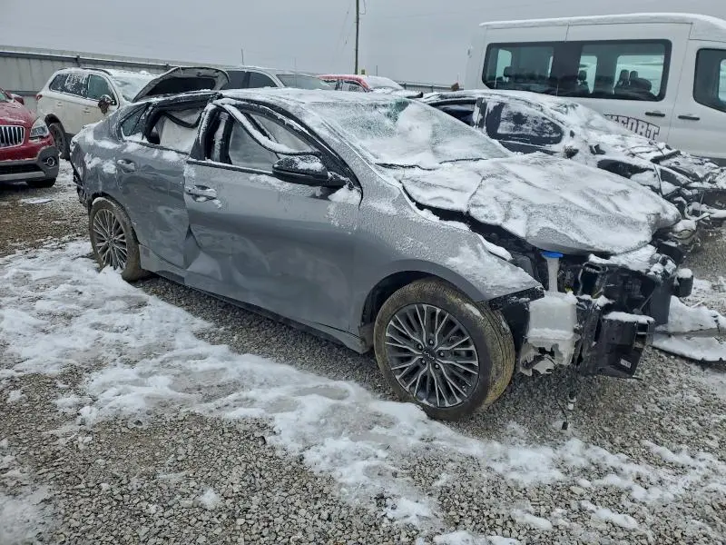 2024 KIA FORTE GT LINE  