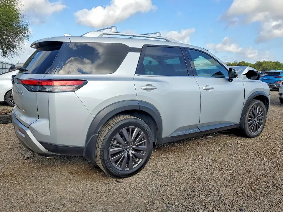 2024 NISSAN PATHFINDER SL  
