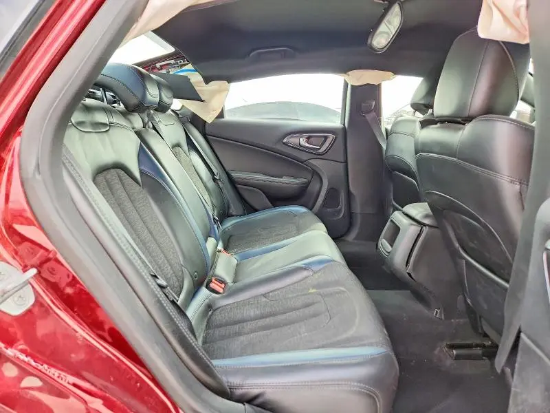 2015 CHRYSLER 200   