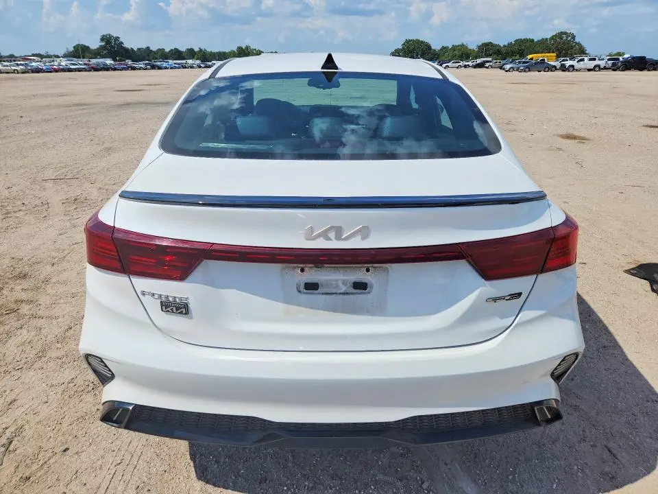 2023 KIA FORTE GT LINE  