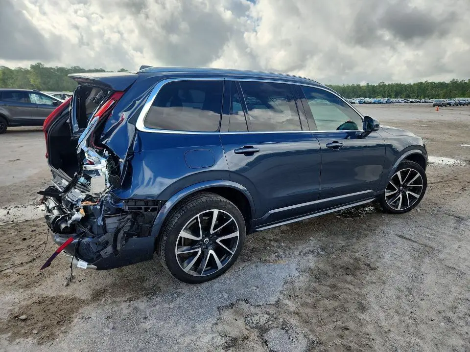 2022 VOLVO XC90 T6 MOMENTUM  