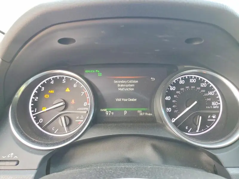 2018 TOYOTA CAMRY XLE  