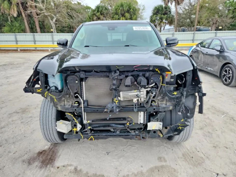 2020 TOYOTA TACOMA SR5 V6  
