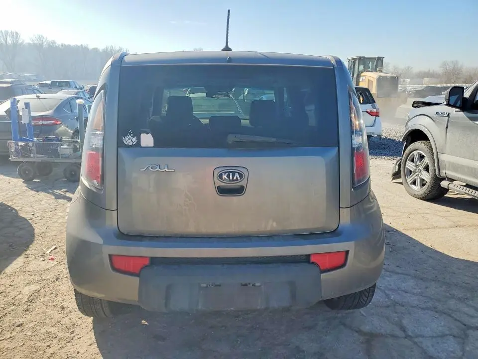 2010 KIA SOUL +  