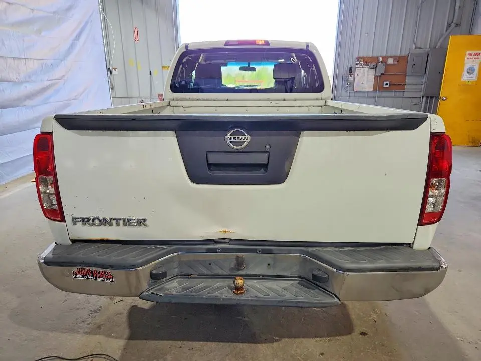 2013 NISSAN FRONTIER S  