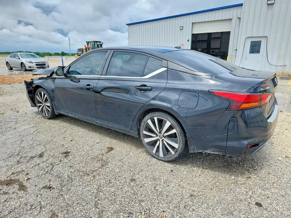 2021 NISSAN ALTIMA SR  