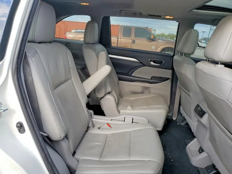 2017 TOYOTA HIGHLANDER XLE  