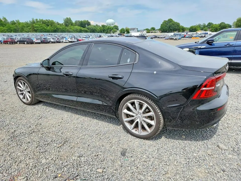 2020 VOLVO S60 T6 MOMENTUM  