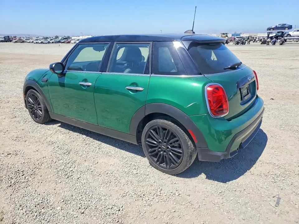 2022 MINI COOPER   