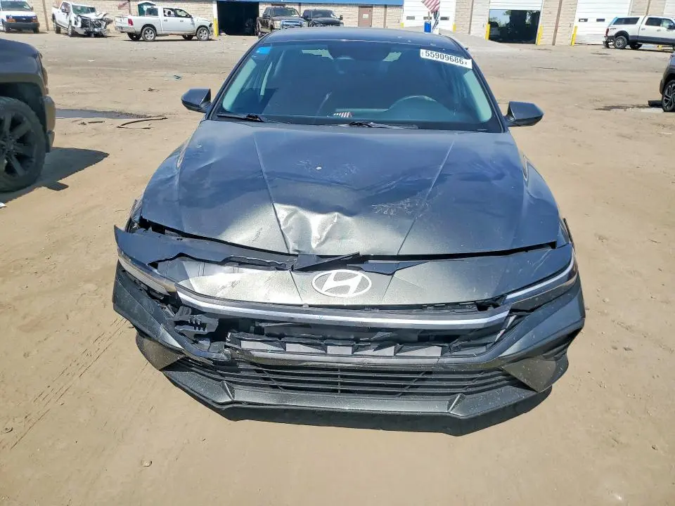2024 HYUNDAI ELANTRA SE  