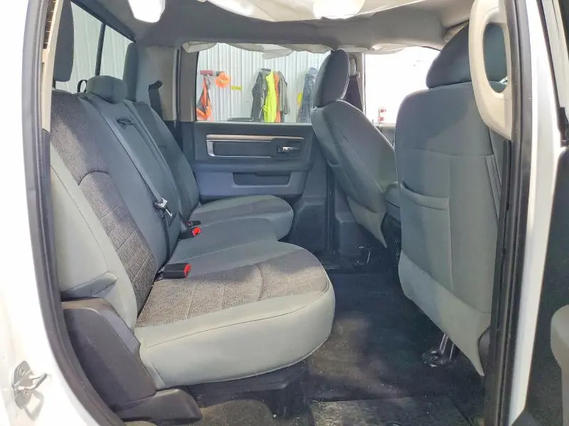 2015 RAM 1500 SLT  