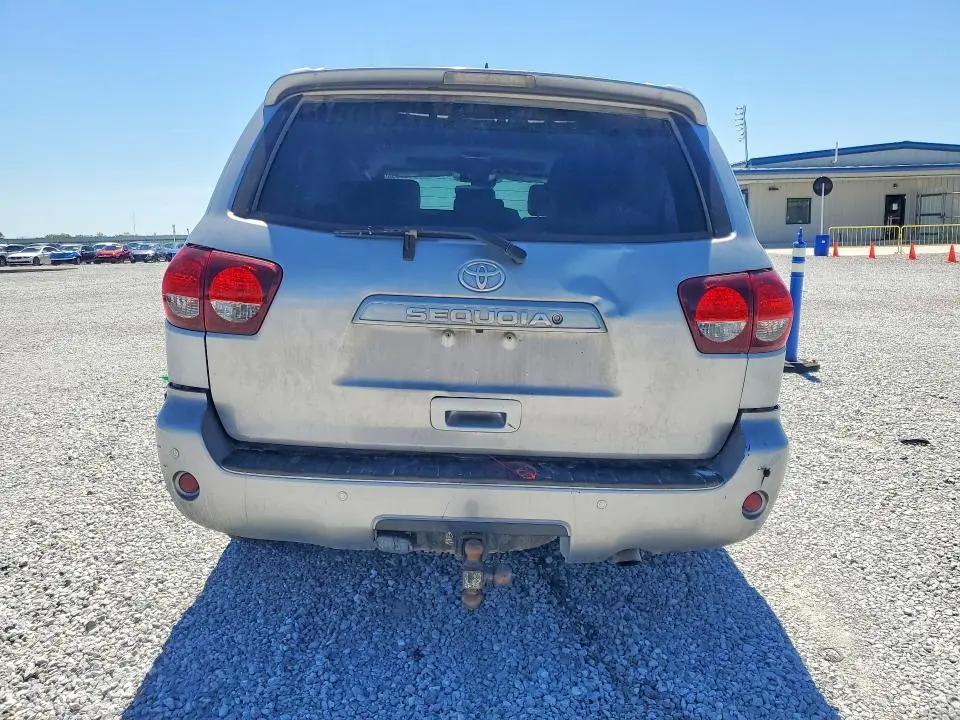 2018 TOYOTA SEQUOIA SR5  