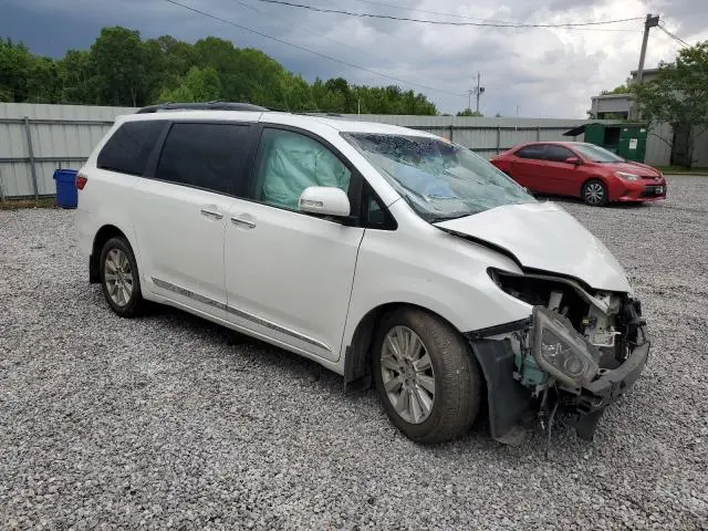 2015 TOYOTA SIENNA XLE  