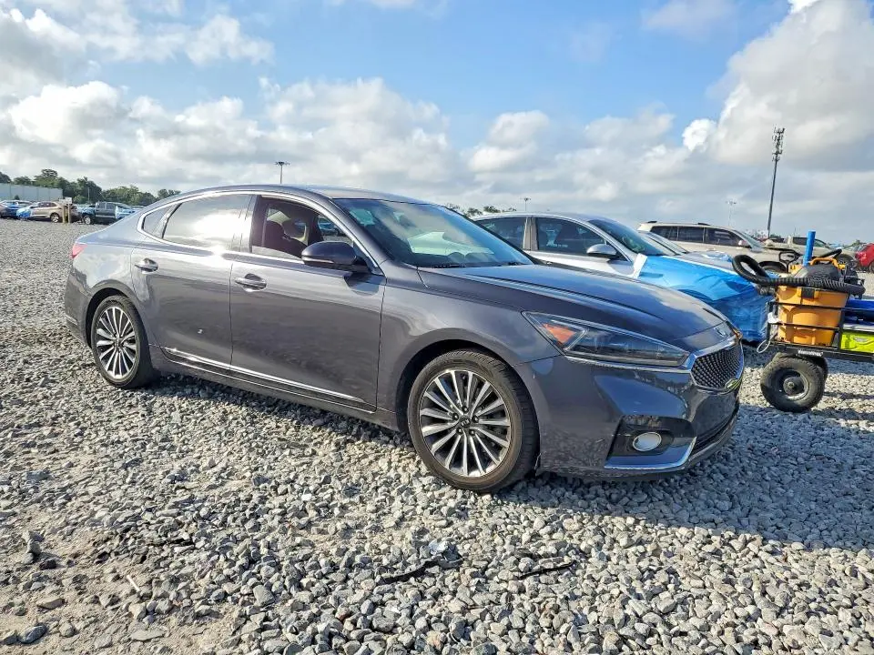 2018 KIA CADENZA PREMIUM  