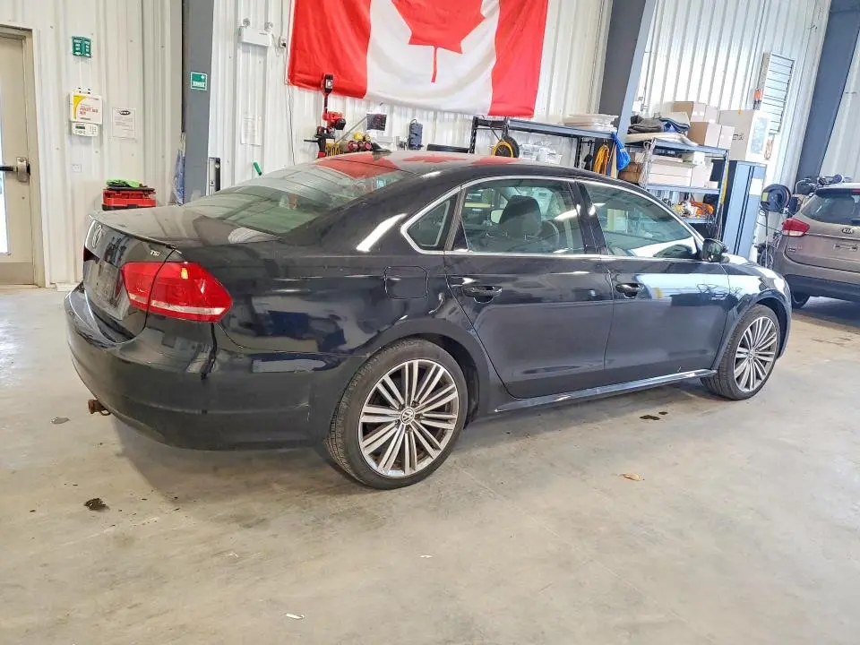 2015 VOLKSWAGEN PASSAT SE  