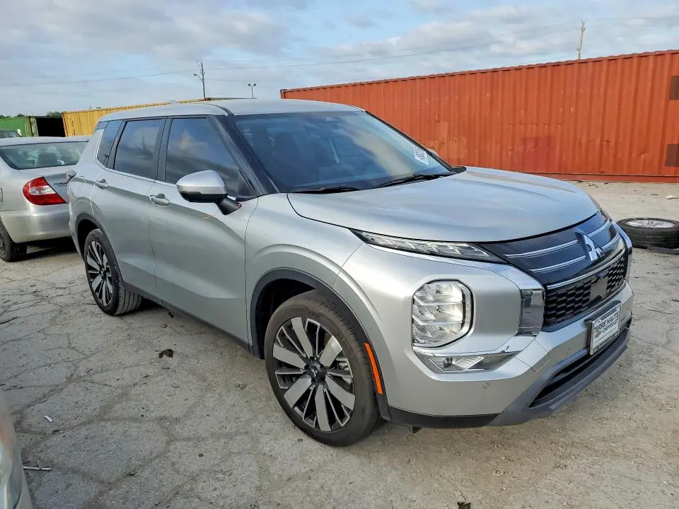 2025 MITSUBISHI OUTLANDER SE  