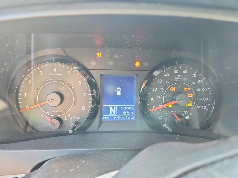 2015 TOYOTA SIENNA LE  