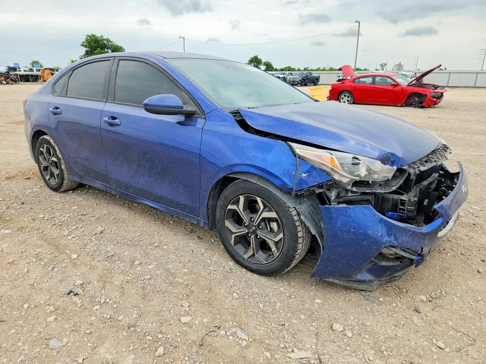 2021 KIA FORTE LXS  