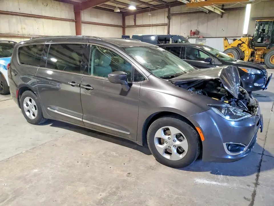 2017 CHRYSLER PACIFICA TOURING L PLUS  