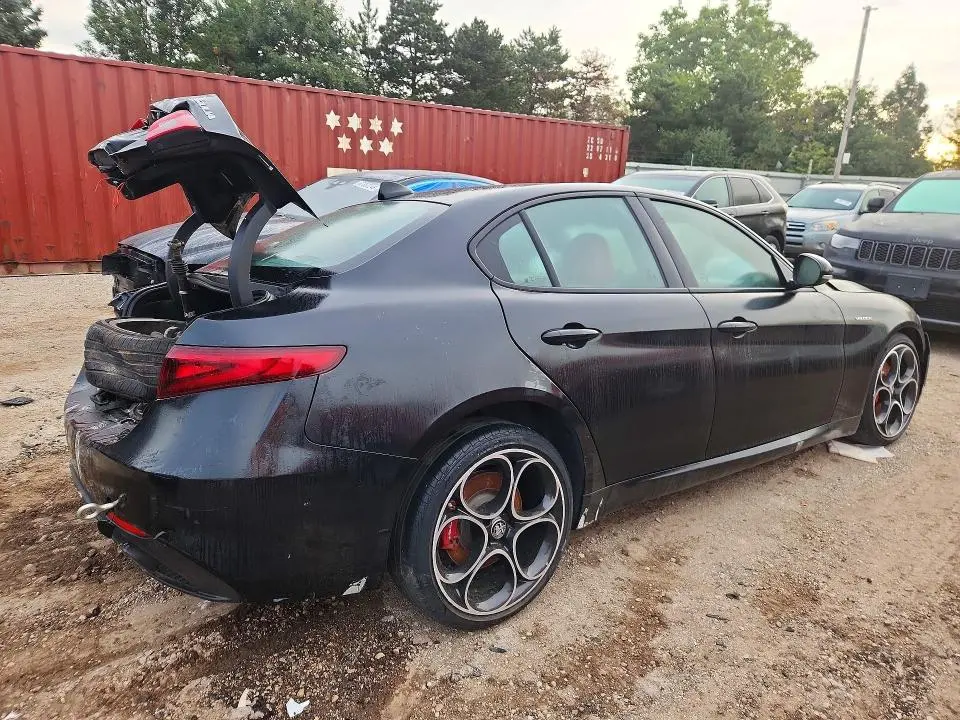 2022 ALFA ROMEO GIULIA SUPER  