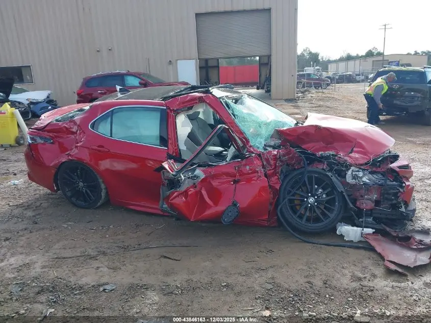 2021 TOYOTA CAMRY XSE