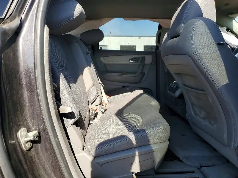 2016 CHEVROLET TRAVERSE LS  