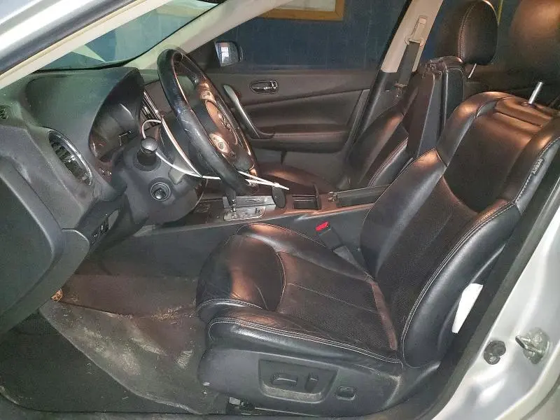 2011 NISSAN MAXIMA S  