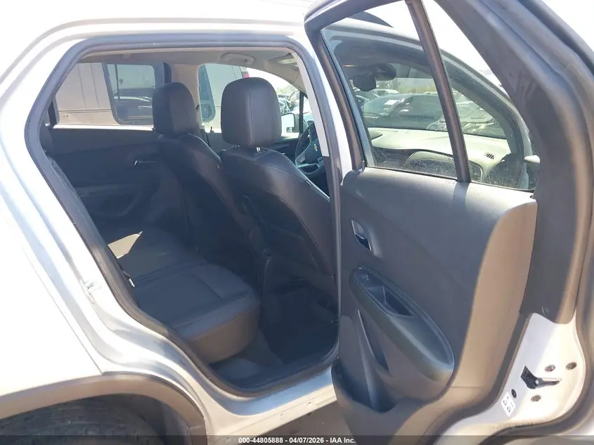 2022 CHEVROLET TRAX AWD LT