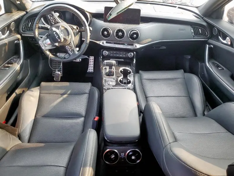 2022 KIA STINGER GT LINE  