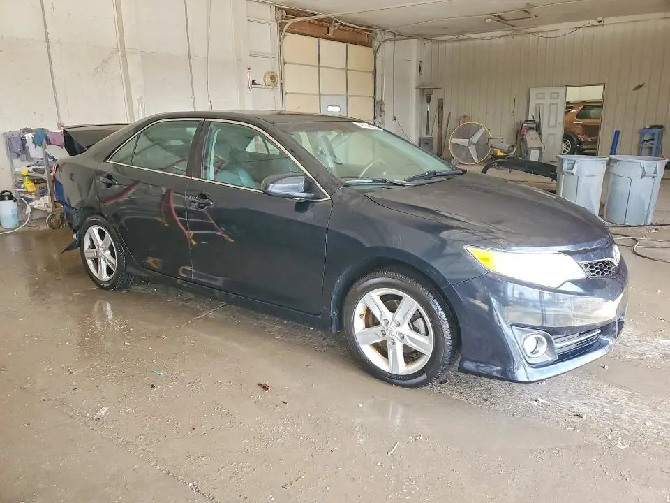 2012 TOYOTA CAMRY SE  