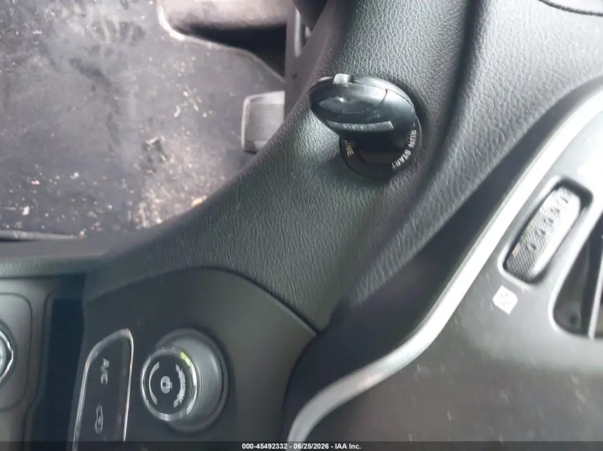2019 JEEP CHEROKEE LATITUDE 4X4