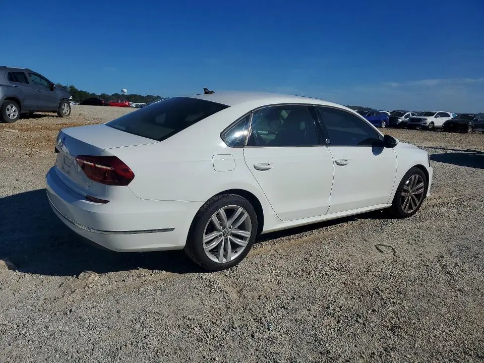 2019 VOLKSWAGEN PASSAT WOLFSBURG  