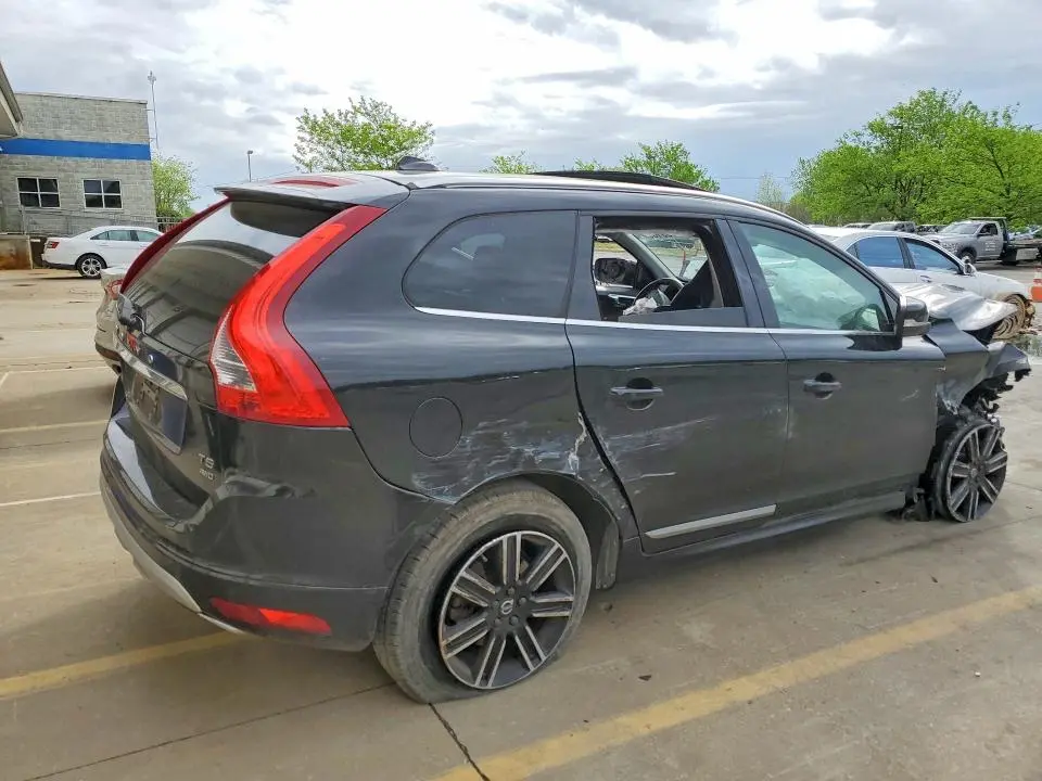 2017 VOLVO XC60 T5 DYNAMIC  