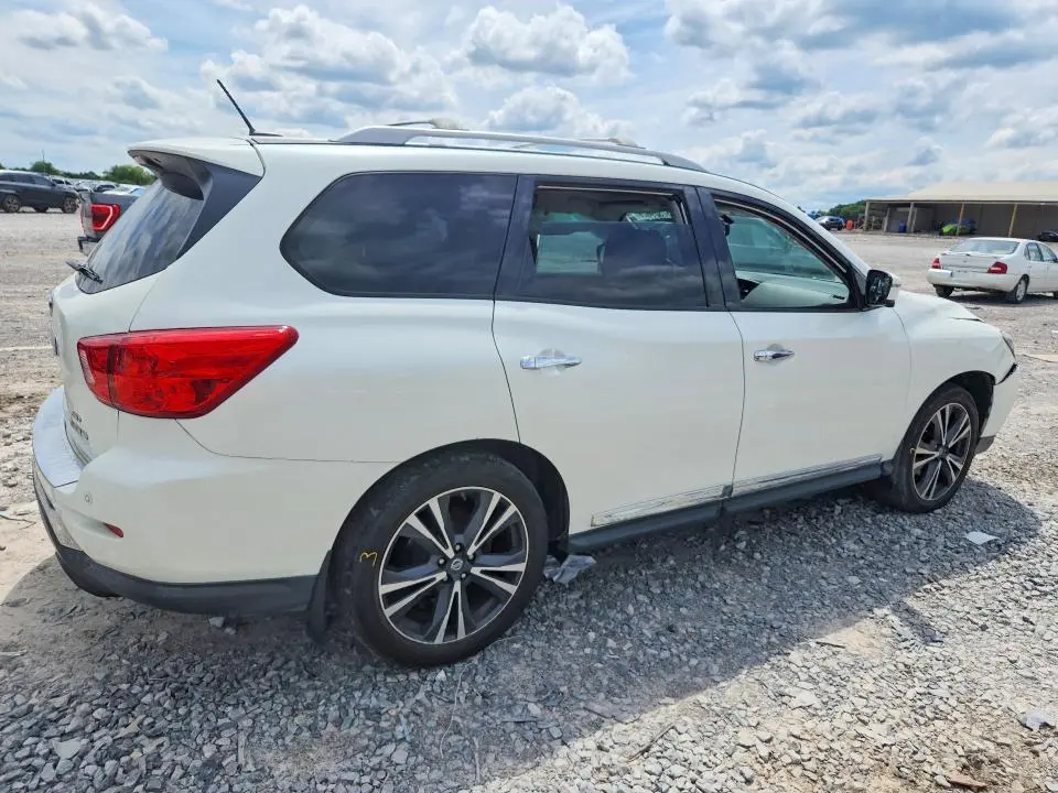 2017 NISSAN PATHFINDER PLATINUM  