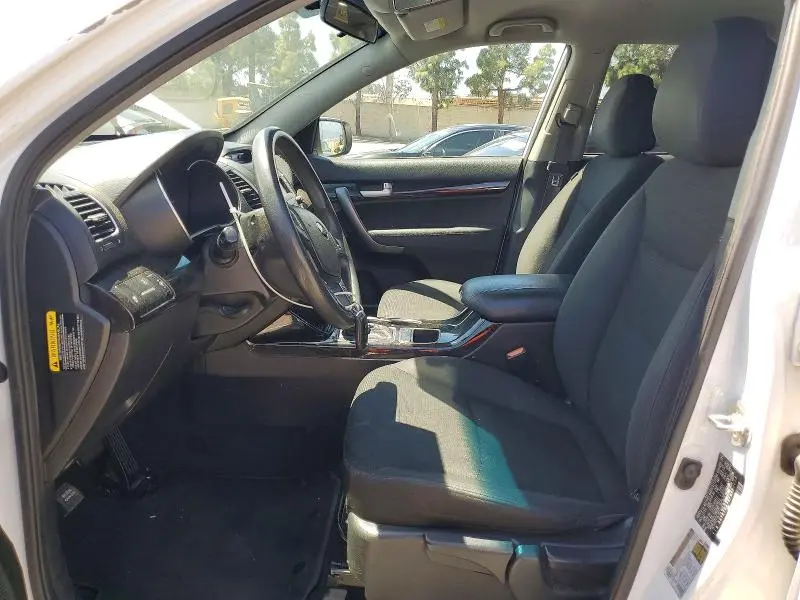 2015 KIA SORENTO LX  