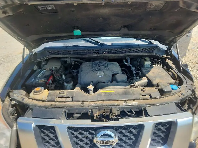 2015 NISSAN TITAN SV  