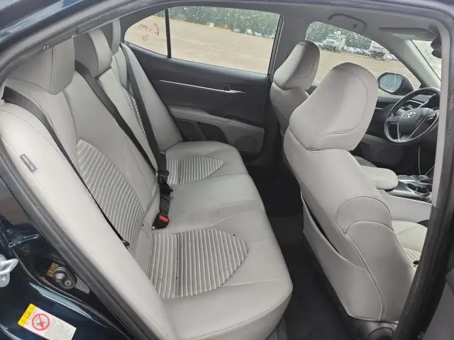2018 TOYOTA CAMRY SE  