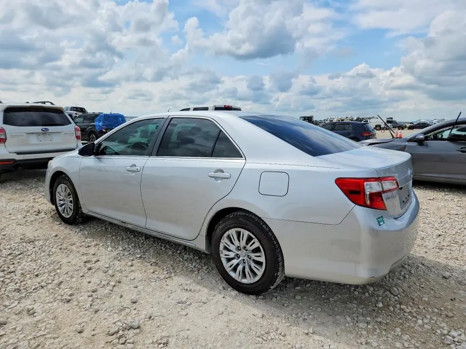 2014 TOYOTA CAMRY LE  