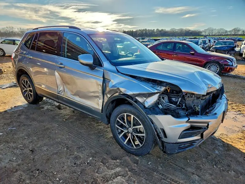 2021 VOLKSWAGEN TIGUAN SE  